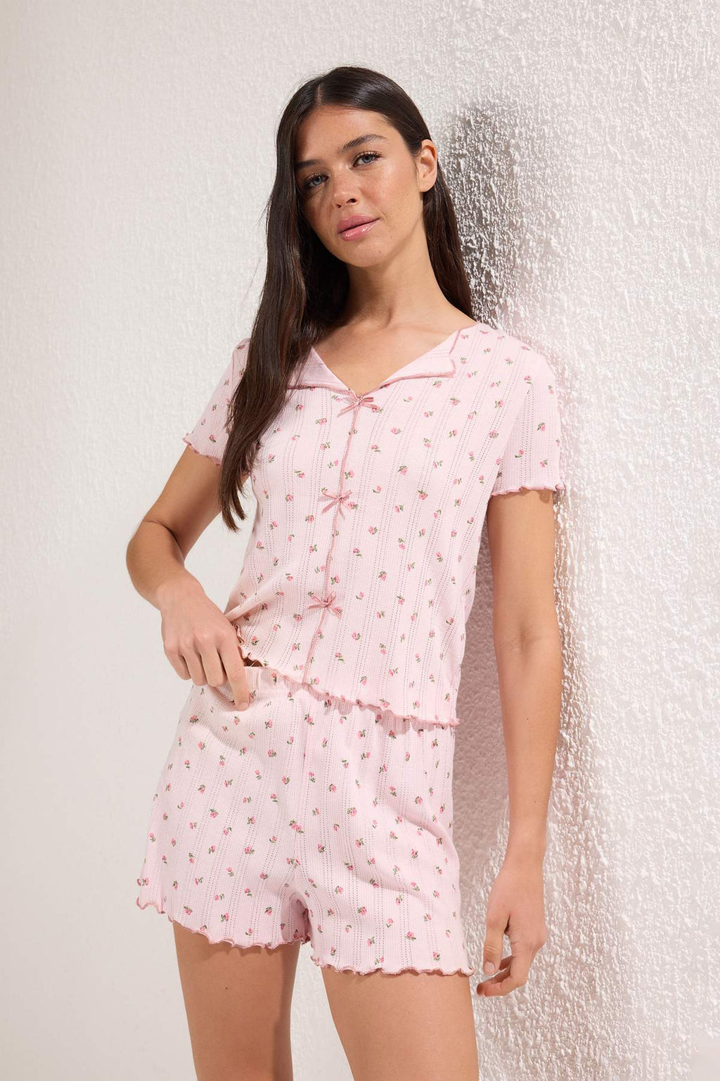 Trendyolmilla Beyaz %100 Pamuklu Çiçekli Kurdele/Fiyonklu Fitilli Şortlu Örme Pijama Takımı THMSS25PT00434