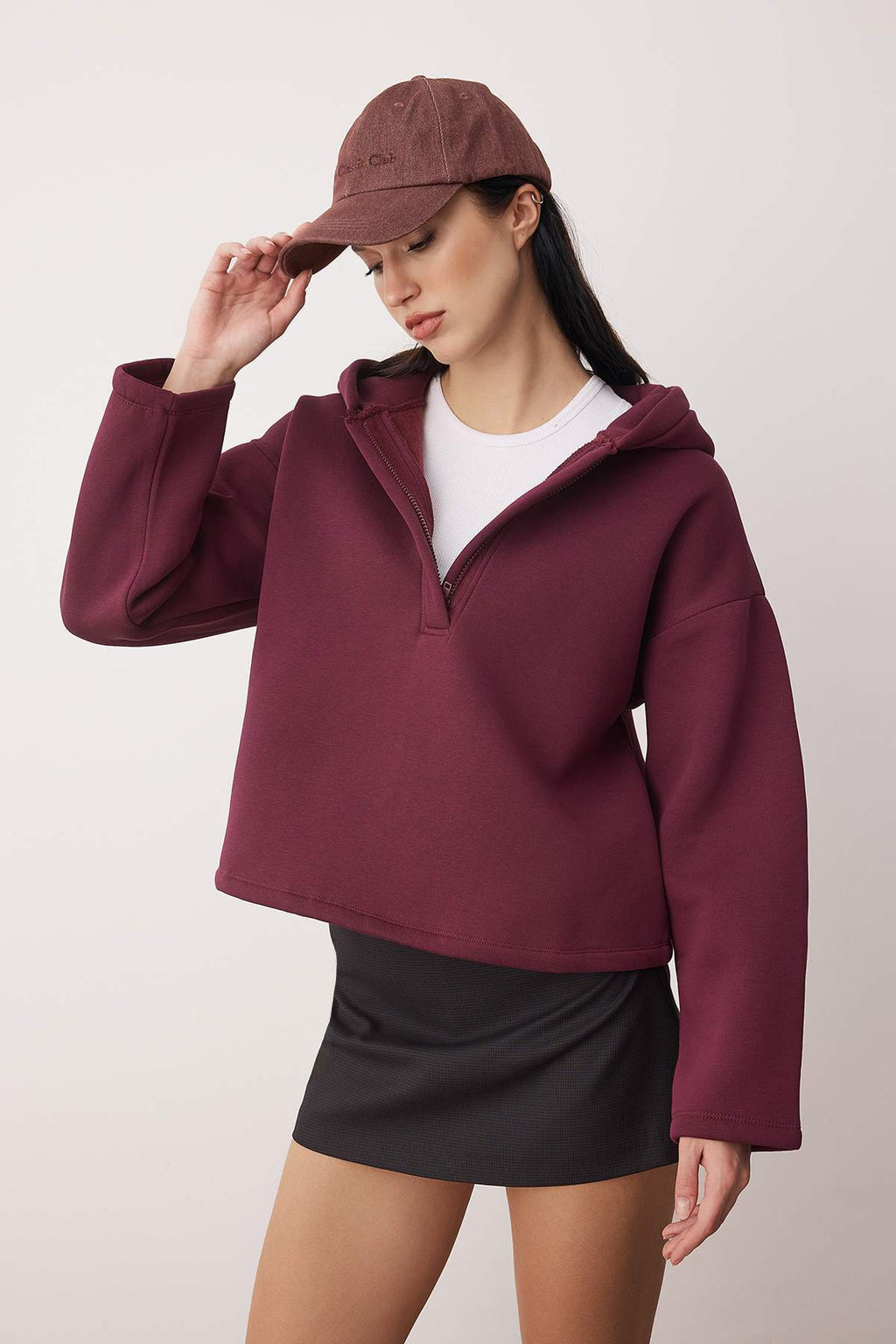 Trendyolmilla Siyah Kalın İçi Polarlı Yarım Pat Fermuarlı Oversize Kapüşonlu Örme Sweatshirt TWOAW26SW00060