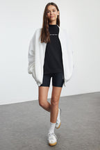 Trendyolmilla Ekru Fermuarlı Oversize/Geniş Kalıp Kalın İçi Polarlı  Örme Sweatshirt TWOAW25SW00122