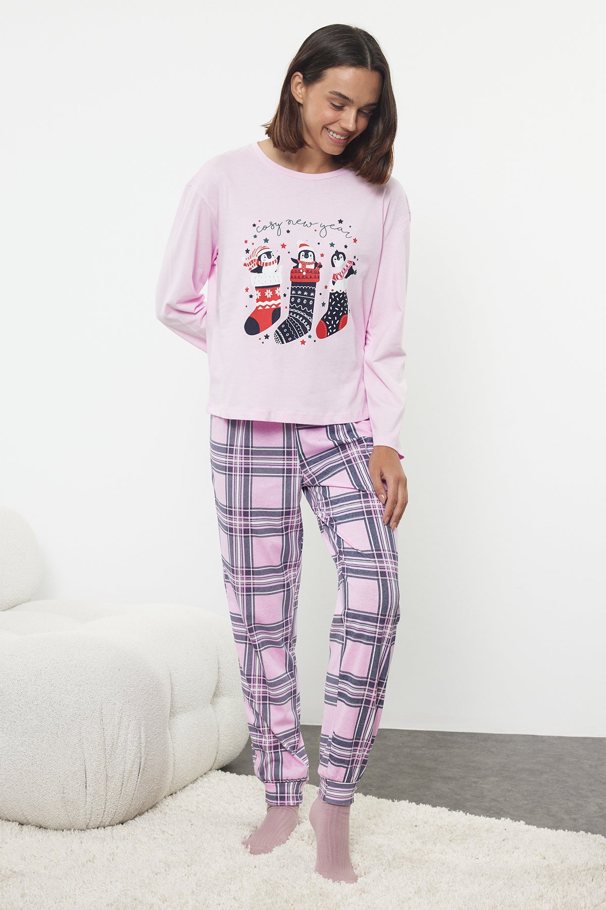 Trendyolmilla Pembe-Çok Renkli %100 Pamuklu Kış Temalı Ekoseli Örme Pijama Takımı THMAW25PT00121 Secondary image