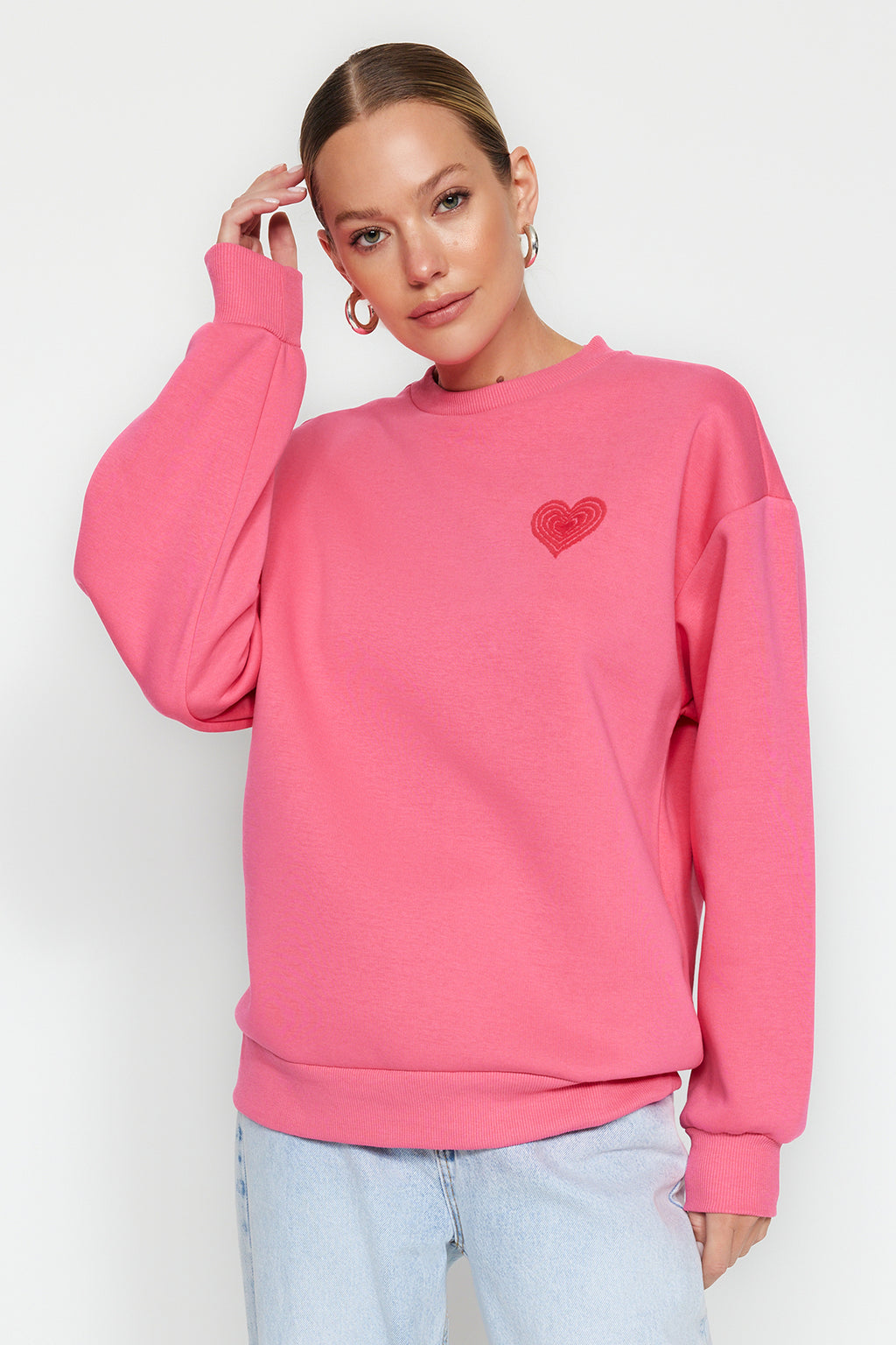 Trendyolmilla Ekru Kalın İçi Polarlı Göğüs ve Sırt Kabartma Baskılı Oversize Örme Sweatshirt TWOAW24SW00226