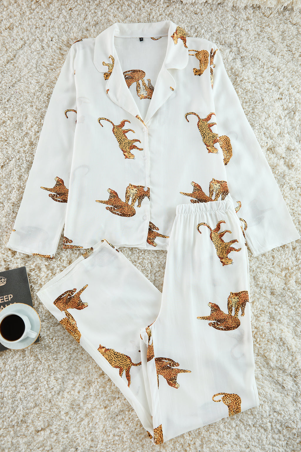 Trendyolmilla Ekru Kaplan Desenli Viskon Dokuma Pijama Takımı THMAW25PT00036