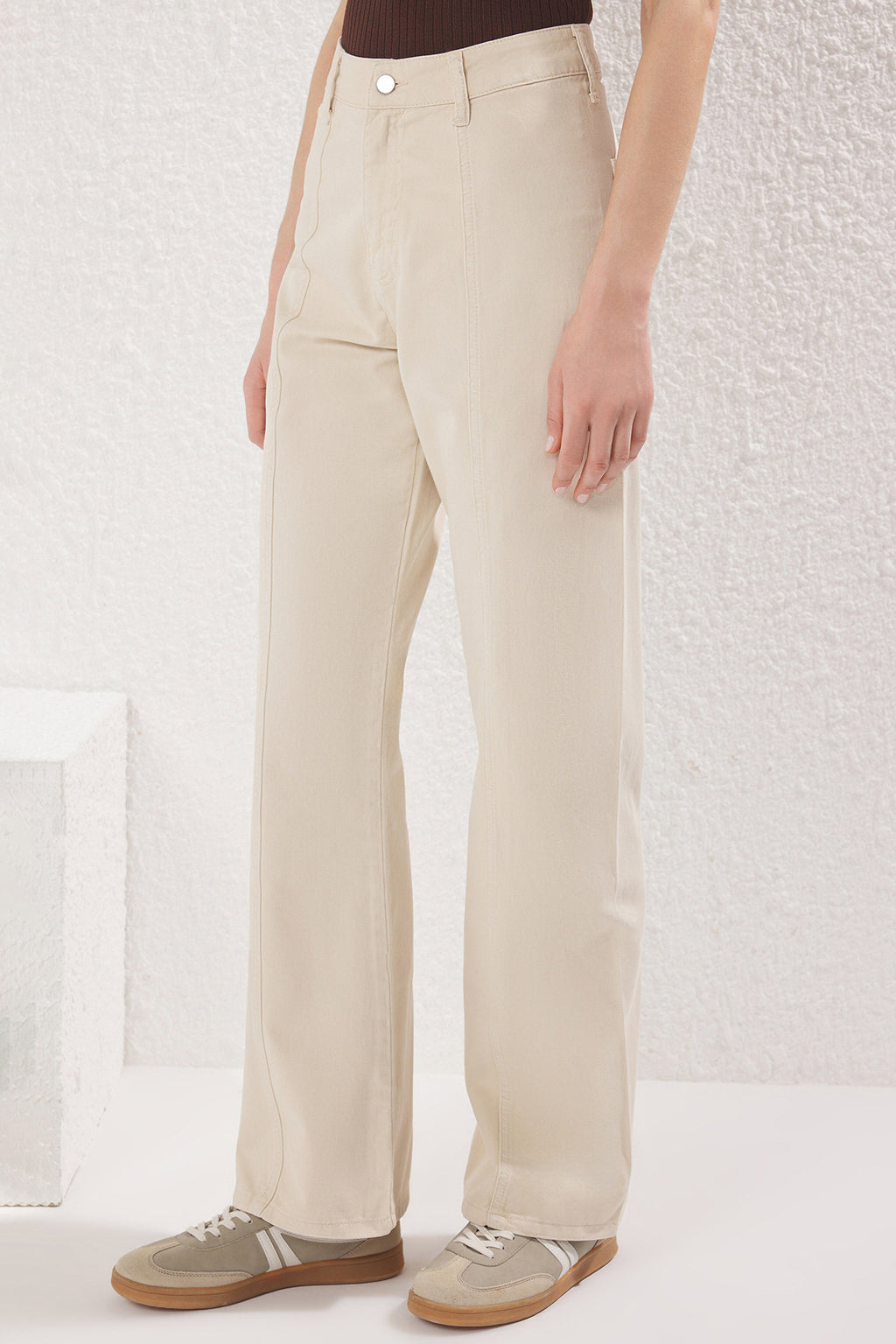 Trendyolmilla Taş Dikiş Detaylı Yüksek Bel Wide Leg Jeans TWOSS25JE00034