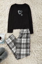 Trendyolmilla Siyah-Kırmızı Pamuklu Yılbaşı Temalı Ekoseli Örme Pijama Takımı THMAW25PT00220