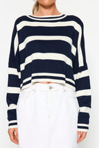 Trendyolmilla Lacivert Crop Çizgili Triko Kazak TWOAW23KZ00205