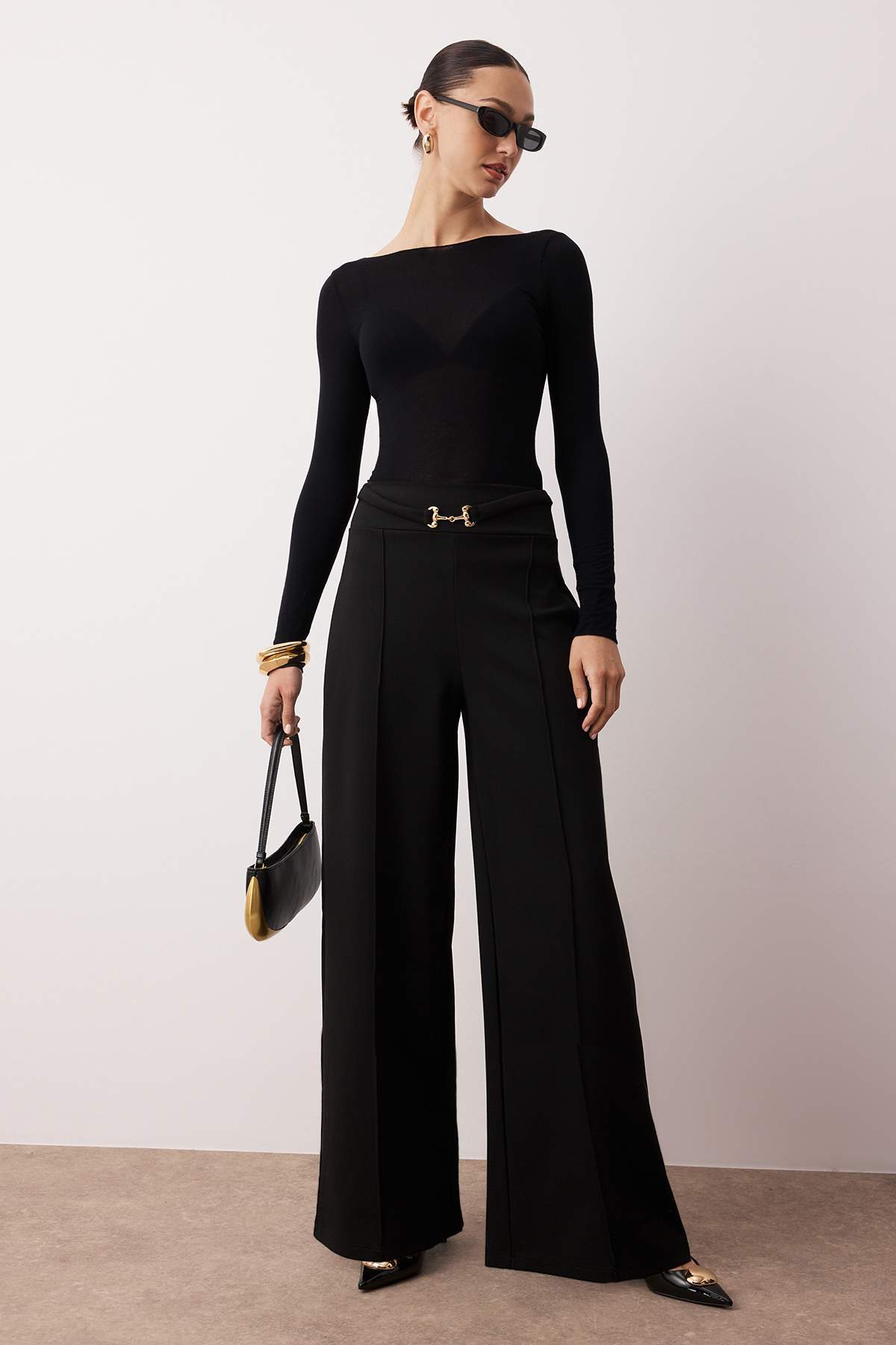 Siyah Toka Detaylı Wideleg/Geniş Paça Örme Pantolon TWOAW26PL00022 Main image