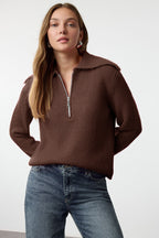 Trendyolmilla Kırmızı Yünlü Geniş Kalıp Polo Yaka Fermuarlı Triko Kazak TWOAW25KZ00011