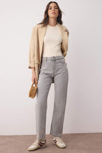 Trendyolmilla Gri Yüksek Bel Boru Paça Yeni Straight Jeans TWOAW26JE00060