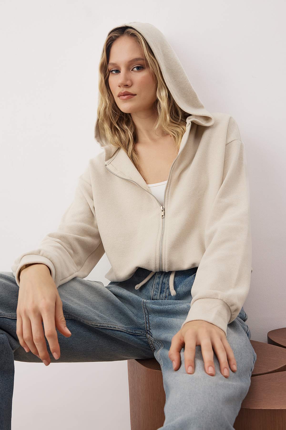 Trendyolmilla Taş Selanik/Triko Görünümlü Oversize/Geniş Kalıp Örme Sweatshirt TWOAW26SW00069 Secondary image