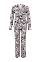 Trendyolmilla Çok Renkli Leopar Desenli Kurdele/Fiyonklu Biyeli Örme Pijama Takımı THMAW25PT00107