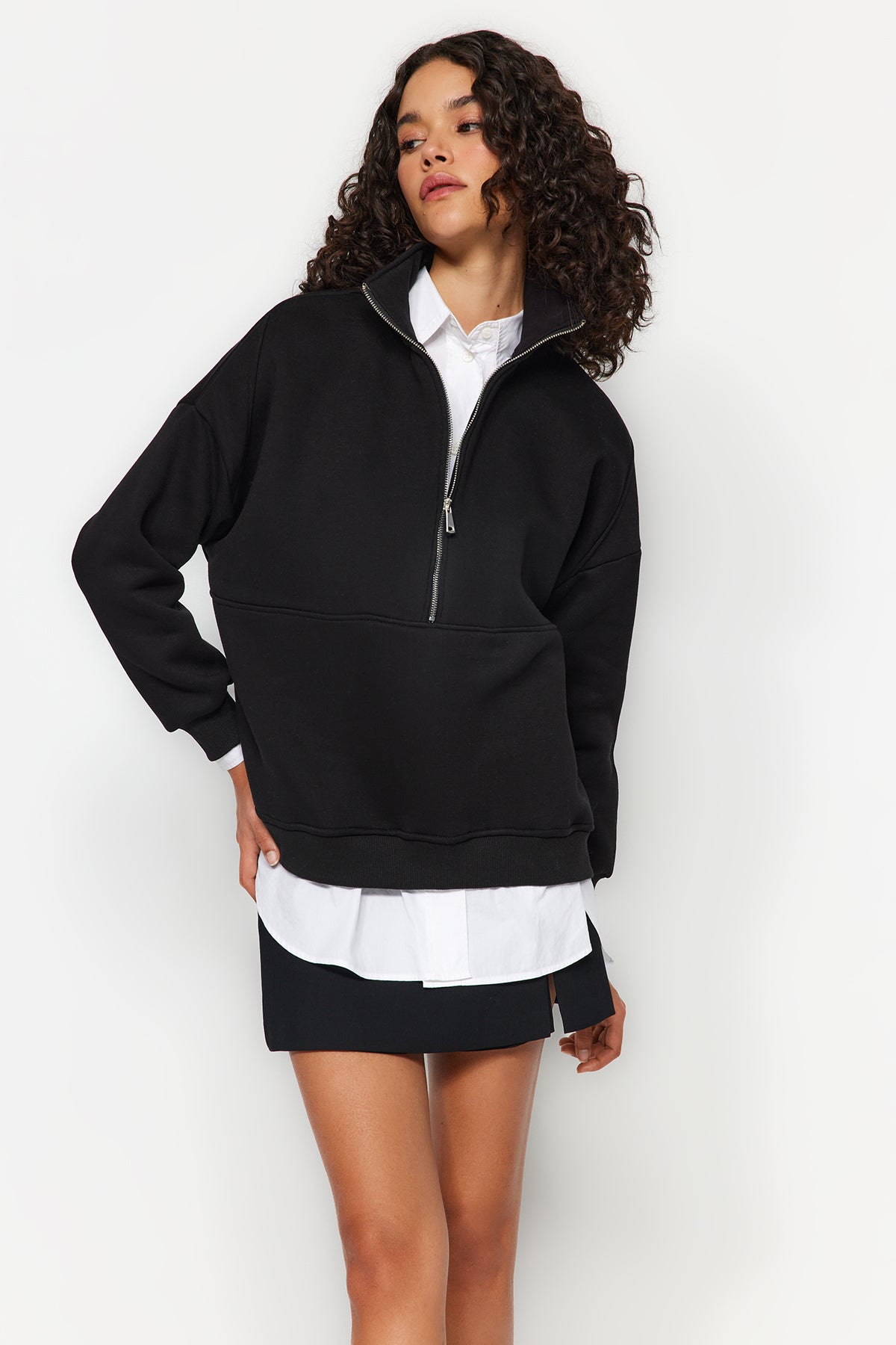 Siyah Oversize/Geniş Kalıp Yarım Fermuarlı Kalın İçi Polarlı Örme Sweatshirt TWOAW24SW00416 Secondary image