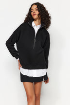 Siyah Oversize/Geniş Kalıp Yarım Fermuarlı Kalın İçi Polarlı Örme Sweatshirt TWOAW24SW00416