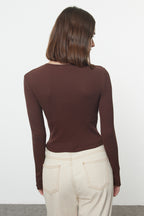 Trendyolmilla Kahverengi-Bej 2'li Paket Vücuda Oturan Bisiklet Yaka Fitilli Crop Esnek Örme Bluz TWOAW22BZ0331