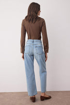 Trendyolmilla Açık Mavi Yüksek Bel Rahat Straight Düz Kesim Boru Paça Jeans TWOAW26JE00063