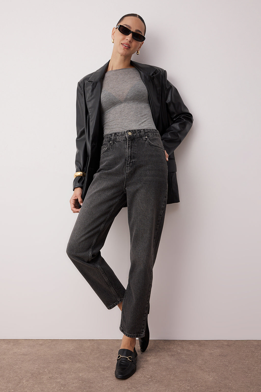 Trendyolmilla Siyah Yüksek Bel Mom %100 Pamuk Non-Stretch Jeans TWOSS23JE00085