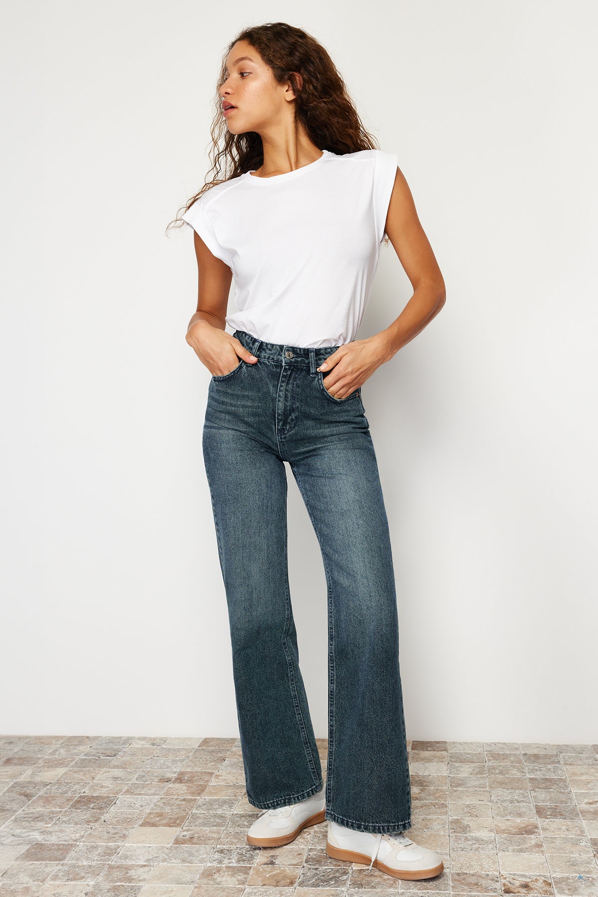 Trendyolmilla Ekru Yüksek Bel Wide Leg Jeans TWOSS24JE00080