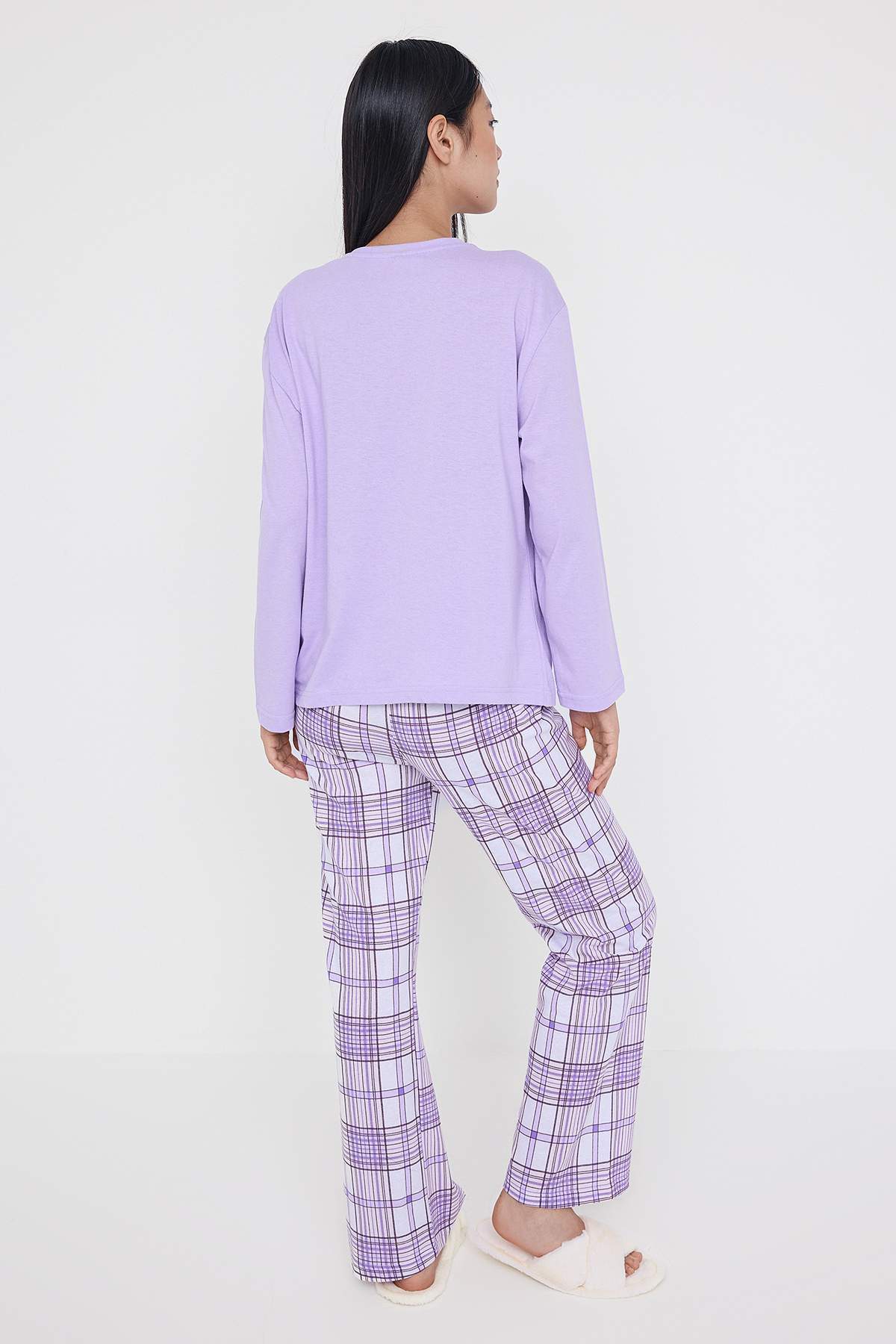 Trendyolmilla Kırmızı-Beyaz Ayıcıklı Kış Temalı Örme Pijama Takımı THMAW26PT00047