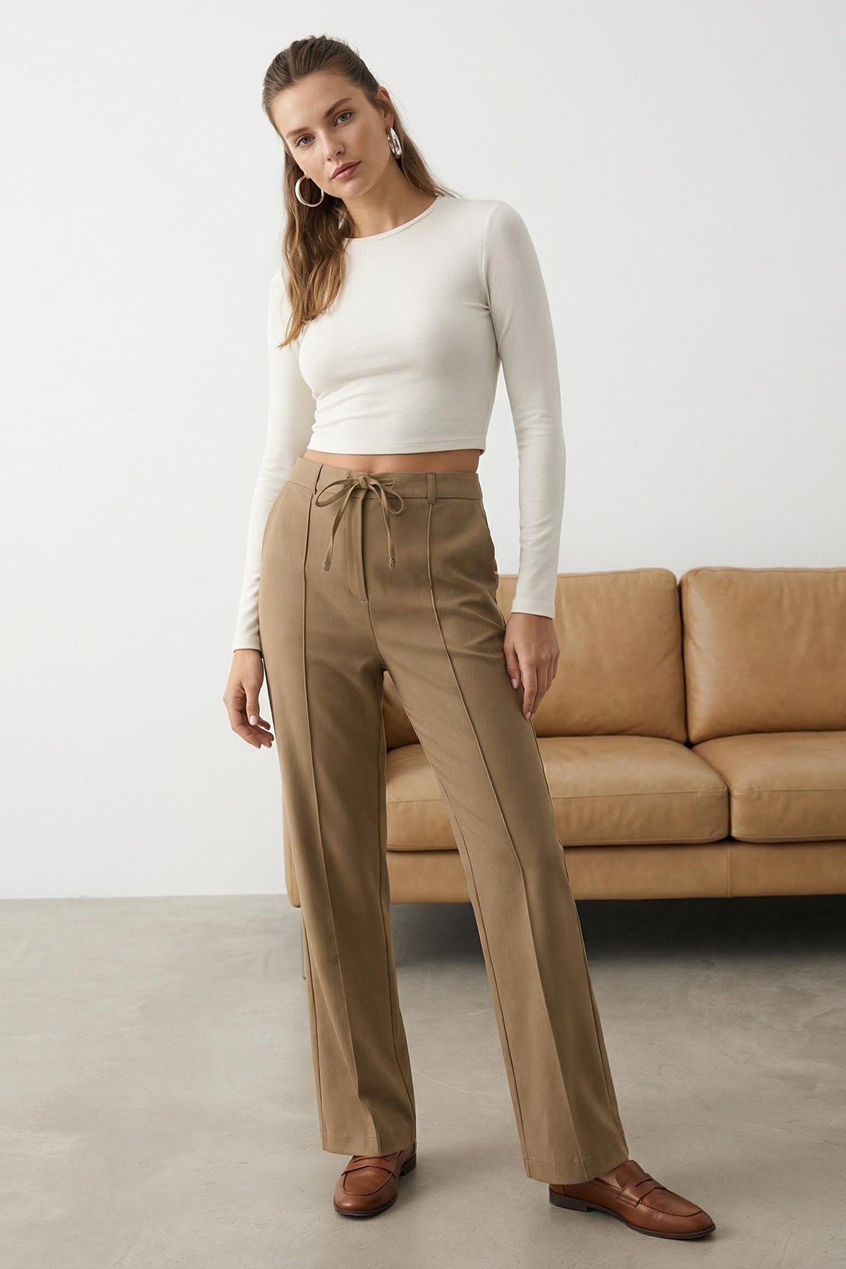 Trendyolmilla Wardrobe Essentials Siyah Bağcıklı Kışlık Tuşeli Rahat Kumaş Geniş Paça Pantolon | TWOAW26PL00012