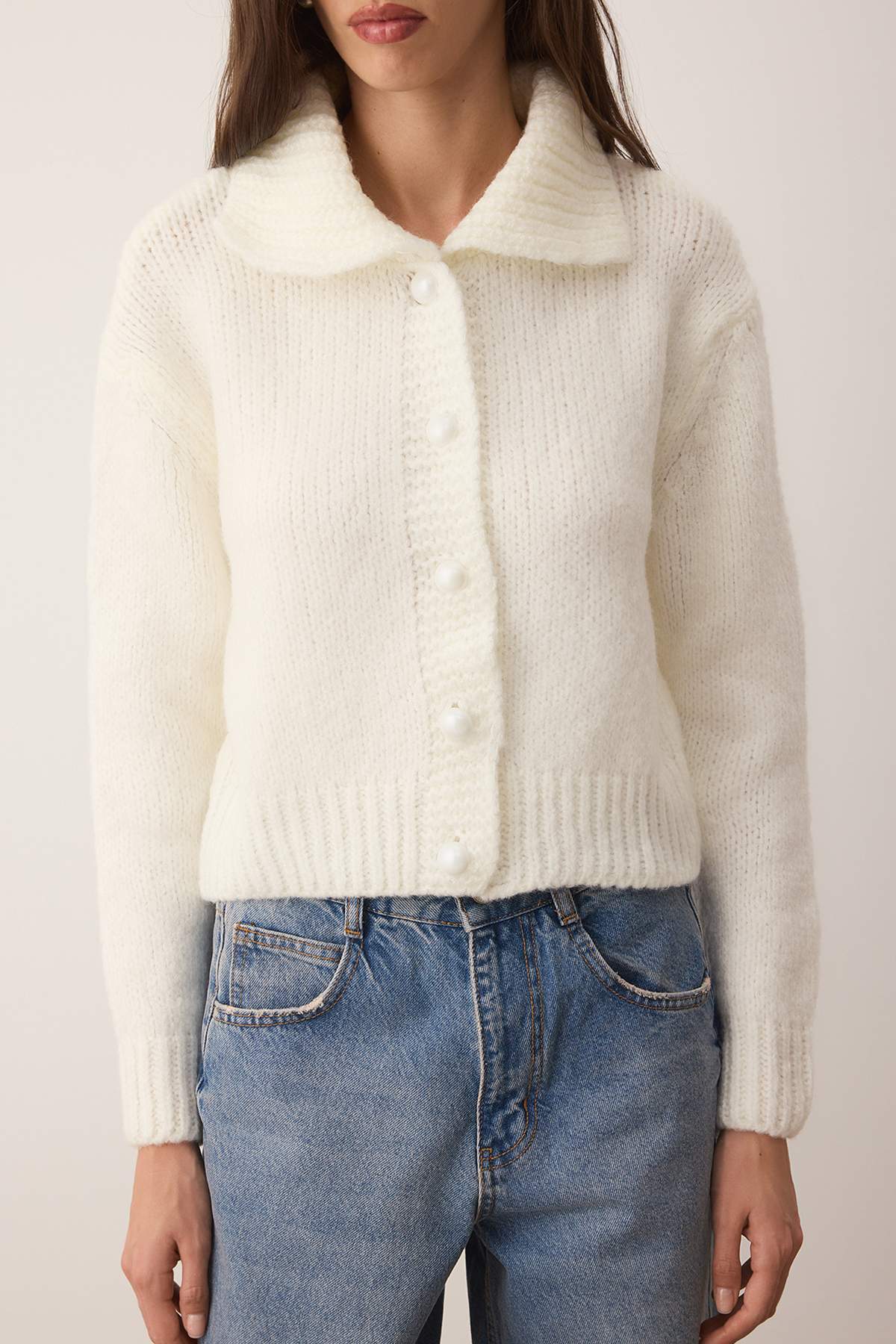 Trendyolmilla Ekru  Oversize/Geniş Kalıp Crop  Triko Hırka TWOAW26HI00179
