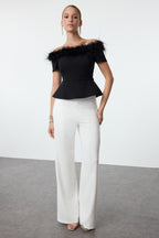 Siyah Carmen Yaka Otrişli Dokuma Şık Bluz TPRAW25BZ00001