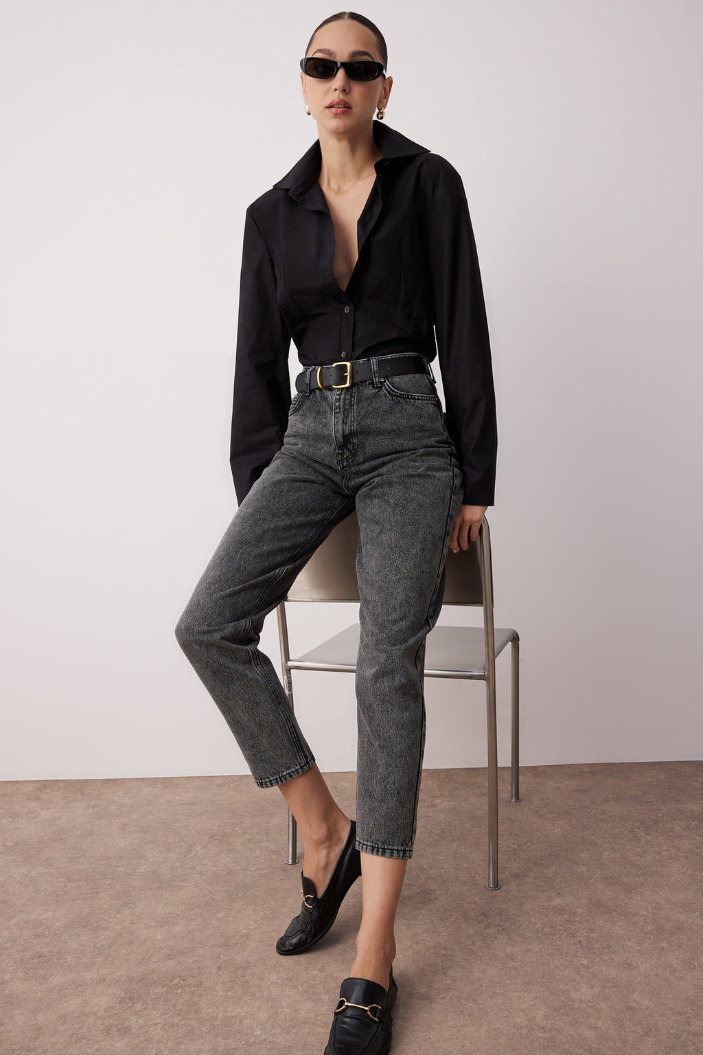 Trendyolmilla Siyah Yüksek Bel Mom %100 Pamuk Non-Stretch Jeans TWOSS23JE00067