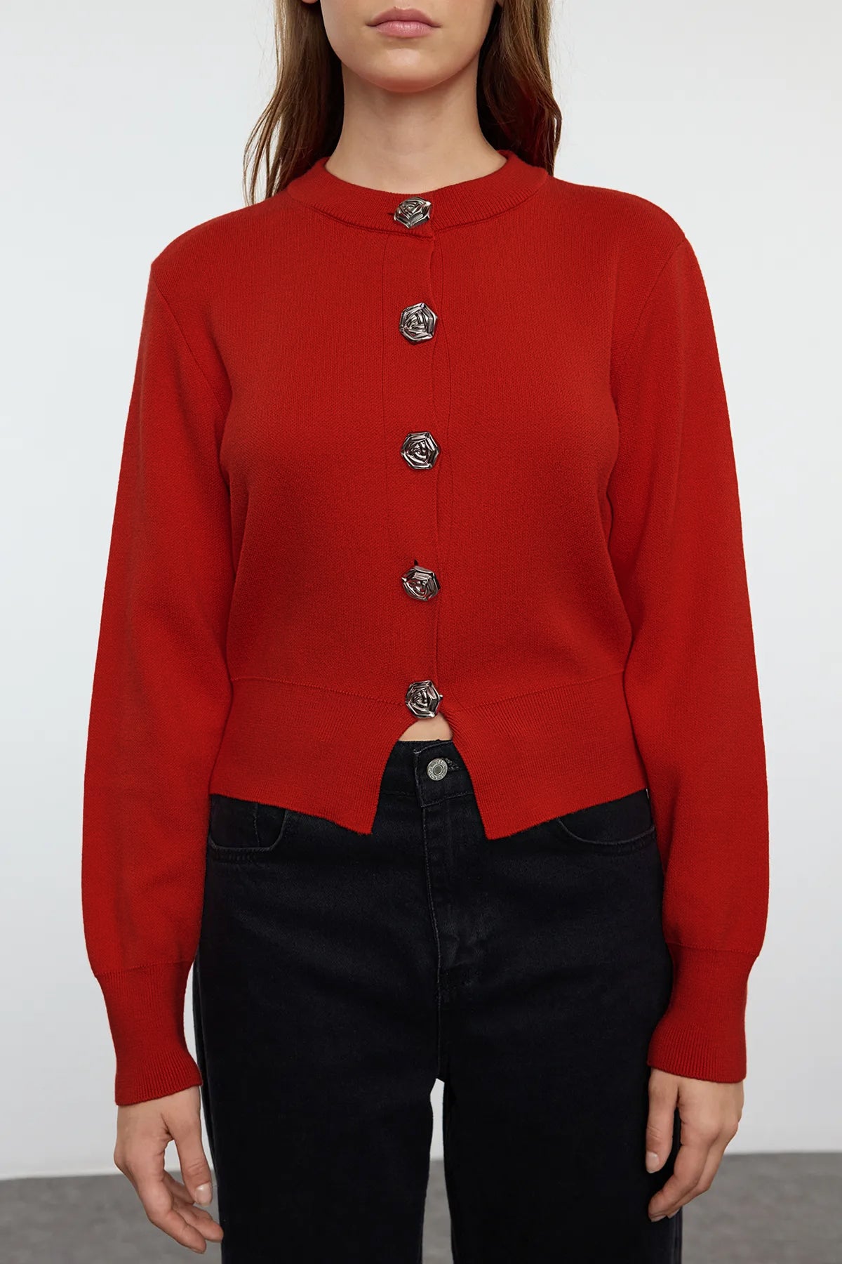 Trendyolmilla Koyu Kırmızı Premium/Özel İplik Crop Gül Düğmeli Ceket Görünümlü Triko Hırka TWOAW25HI00110