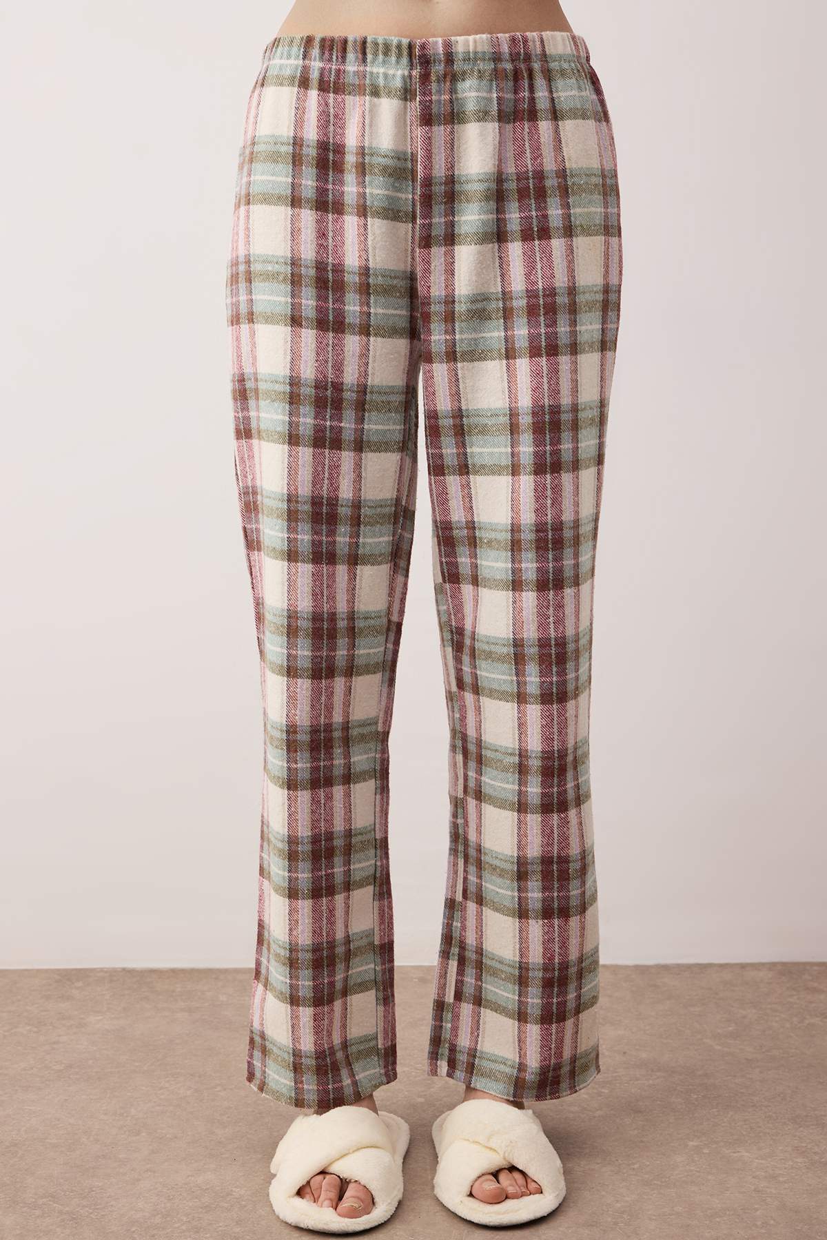 Trendyolmilla Çok Renkli Pamuklu Ekoseli Kışlık Kalın Flanel Dokuma Pijama Takımı THMAW26PT00175