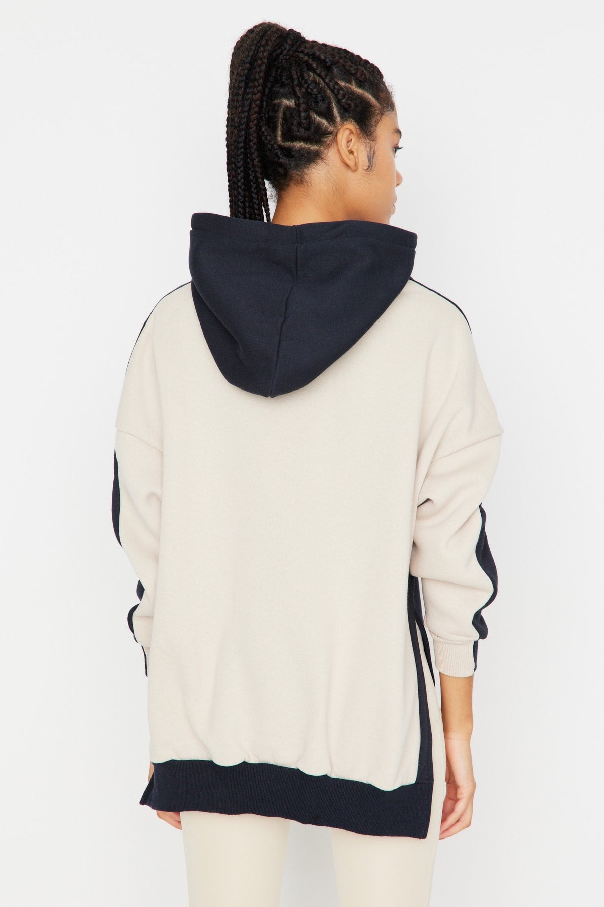 Trendyolmilla Gri Melanj Pamuklu Renk Bloklu Geniş Kalıp İçi Polarlı Örme Spor Sweatshirt TWOSS22SW0074