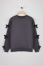 Trendyolmilla Siyah Fiyonk Detaylı Oversize/Geniş Kalıp Kalın İçi Polarlı Örme Sweatshirt TWOAW25SW00249