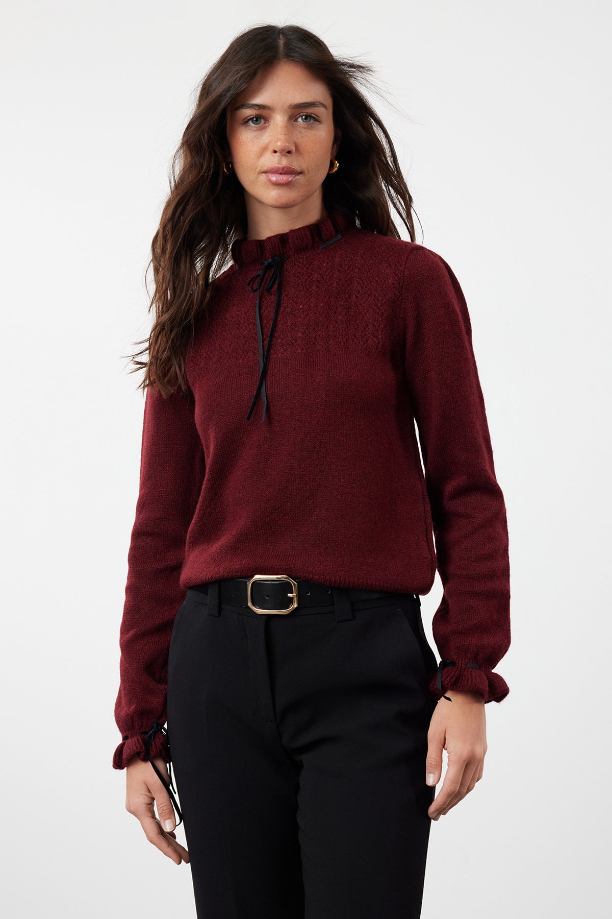 Trendyolmilla Bordo Yumuşak Dokulu Ajurlu/Delikli Kurdele/Fiyonk Detaylı Triko Kazak TWOAW21KZ2355