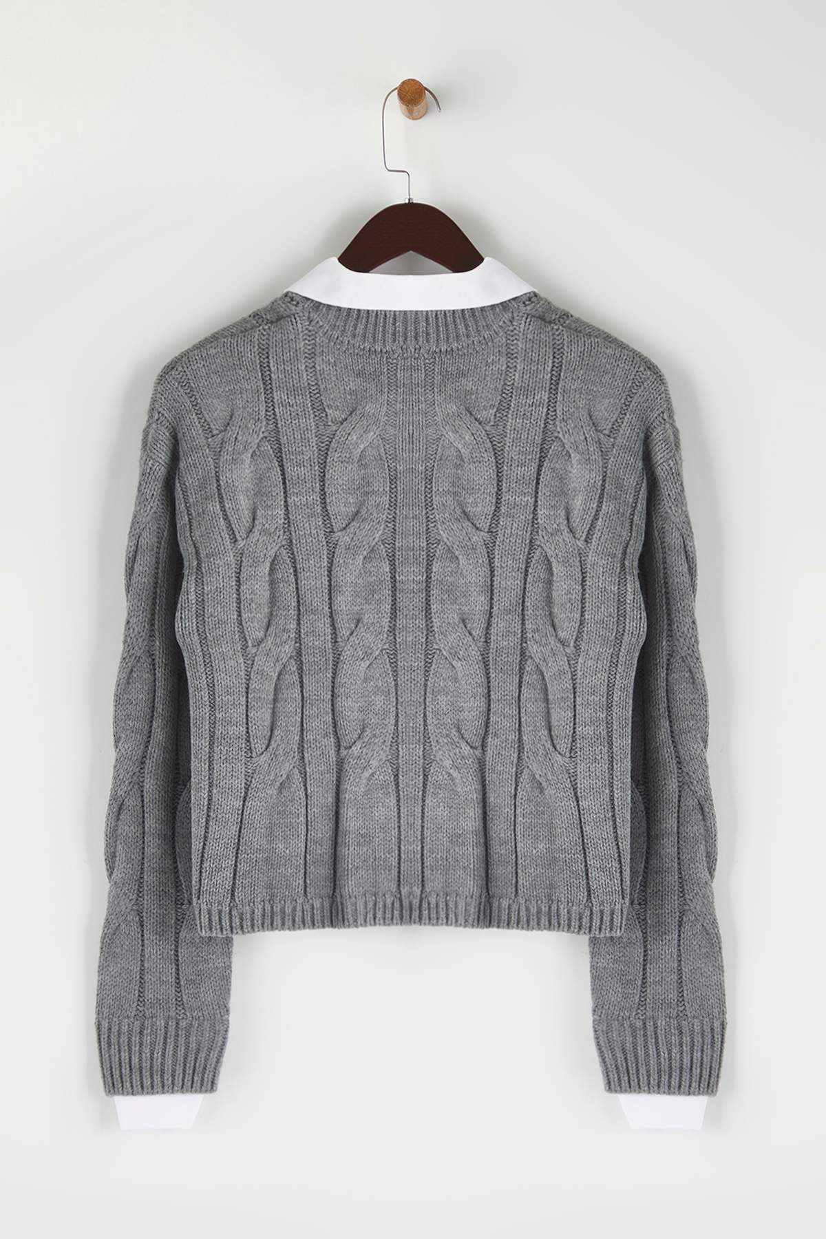 Trendyolmilla Teen Koyu Gri Gömlek Garnili Detaylı Crop Triko Kazak TWOAW26KZ00047