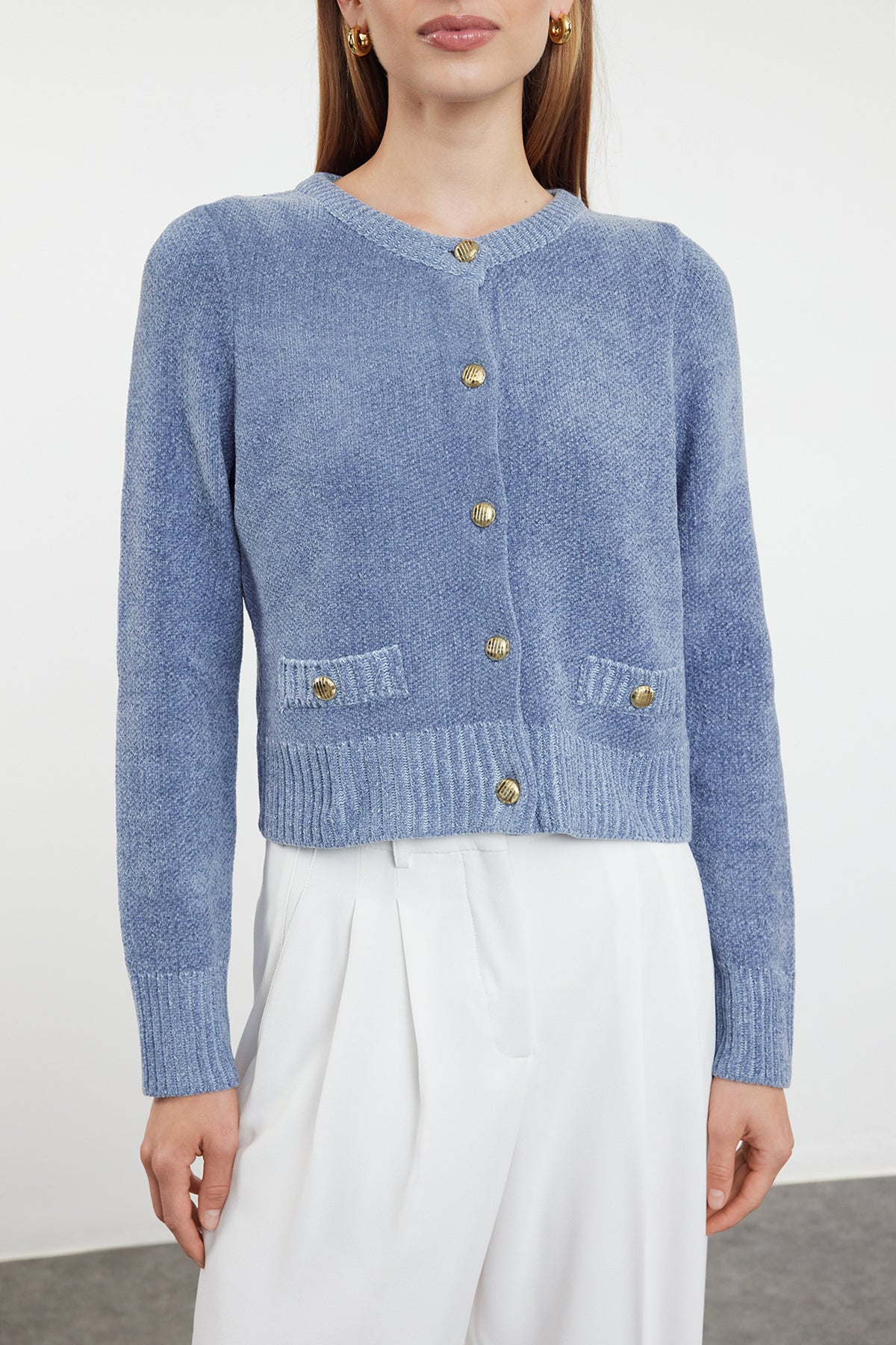 Trendyolmilla Gri Crop Premium İplik/Özel İplik Cep Detaylı Triko Hırka TWOAW24HI00051