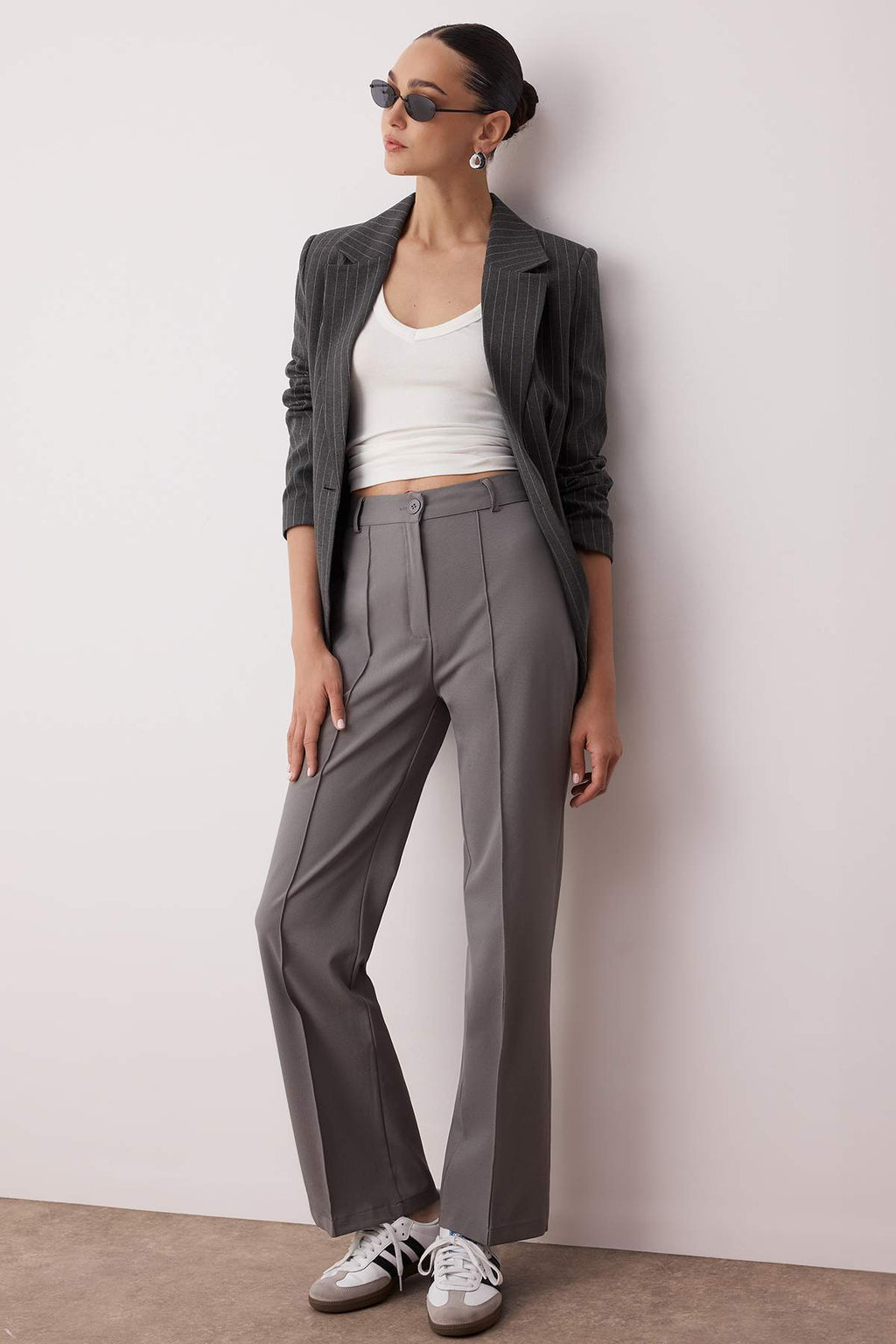 Trendyolmilla Indigo Straight/Düz Kesim Yüksek Bel Nervür Dikişli Dokuma Pantolon TWOSS21PL0093