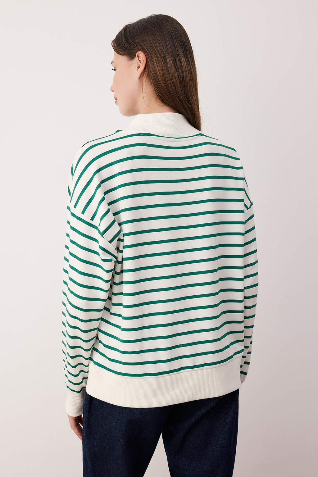 Trendyolmilla Zümrüt Yeşili Çizgili Oversize/Geniş Kalıp Örme Sweatshirt TWOAW26SW00102