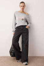 Trendyolmilla Teen Antrasit Slogan Baskılı Açık Omuzlu Örme Sweatshirt TWOAW26SW00201