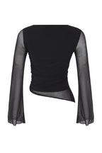 Trendyolmilla Ekru Soyut Animal Kayık Yaka Asimetrik Detaylı Fitted/vücuda Oturan Örme Bluz TWOAW26BZ00128