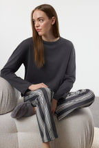 Trendyolmilla Antrasit Pamuklu Çizgili Örme Pijama Takımı THMAW25PT00188