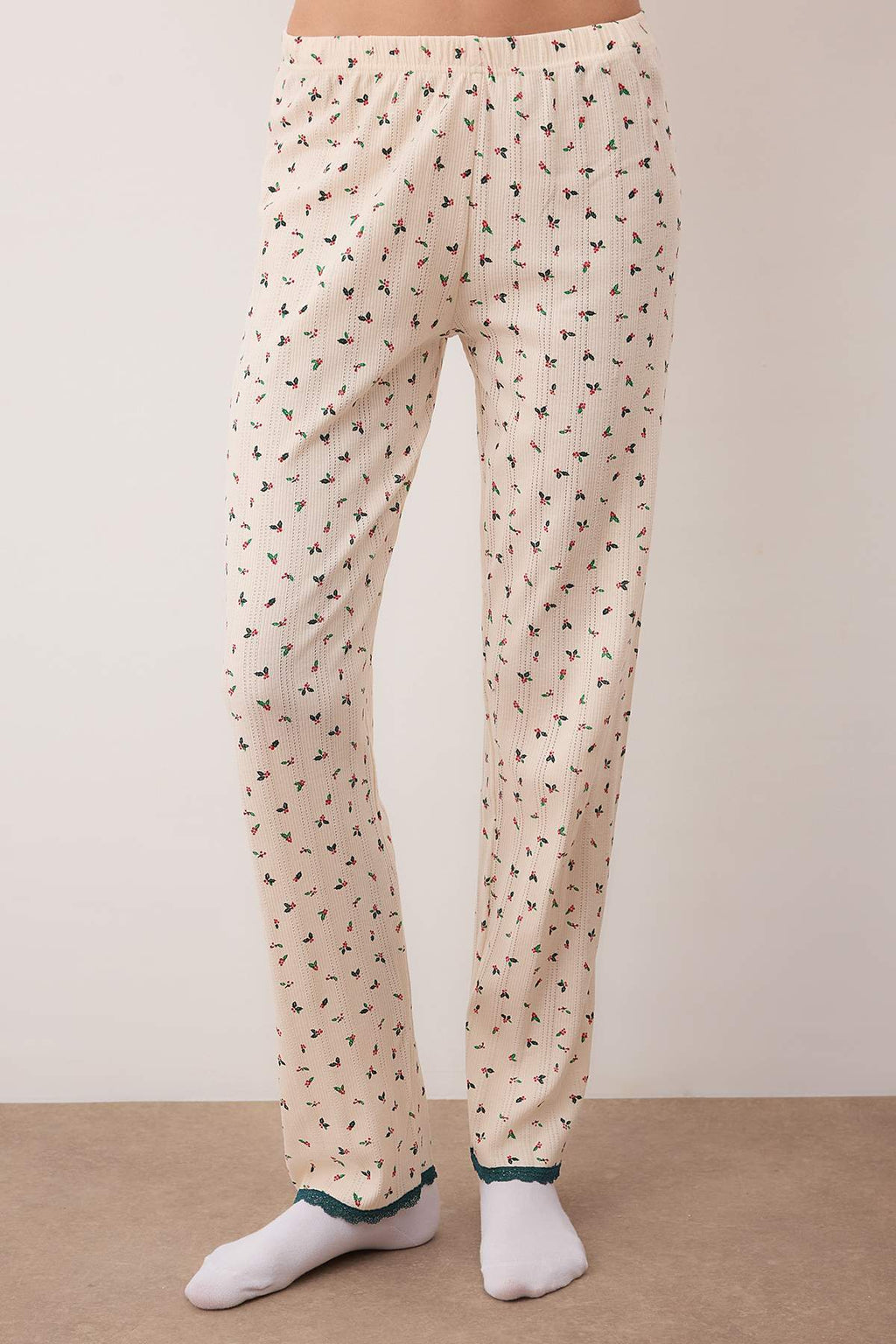 Ekru %100 Pamuklu Çiçekli Dantel Detaylı Fitilli/Pointel Örme Pijama Takımı THMAW26PT00207