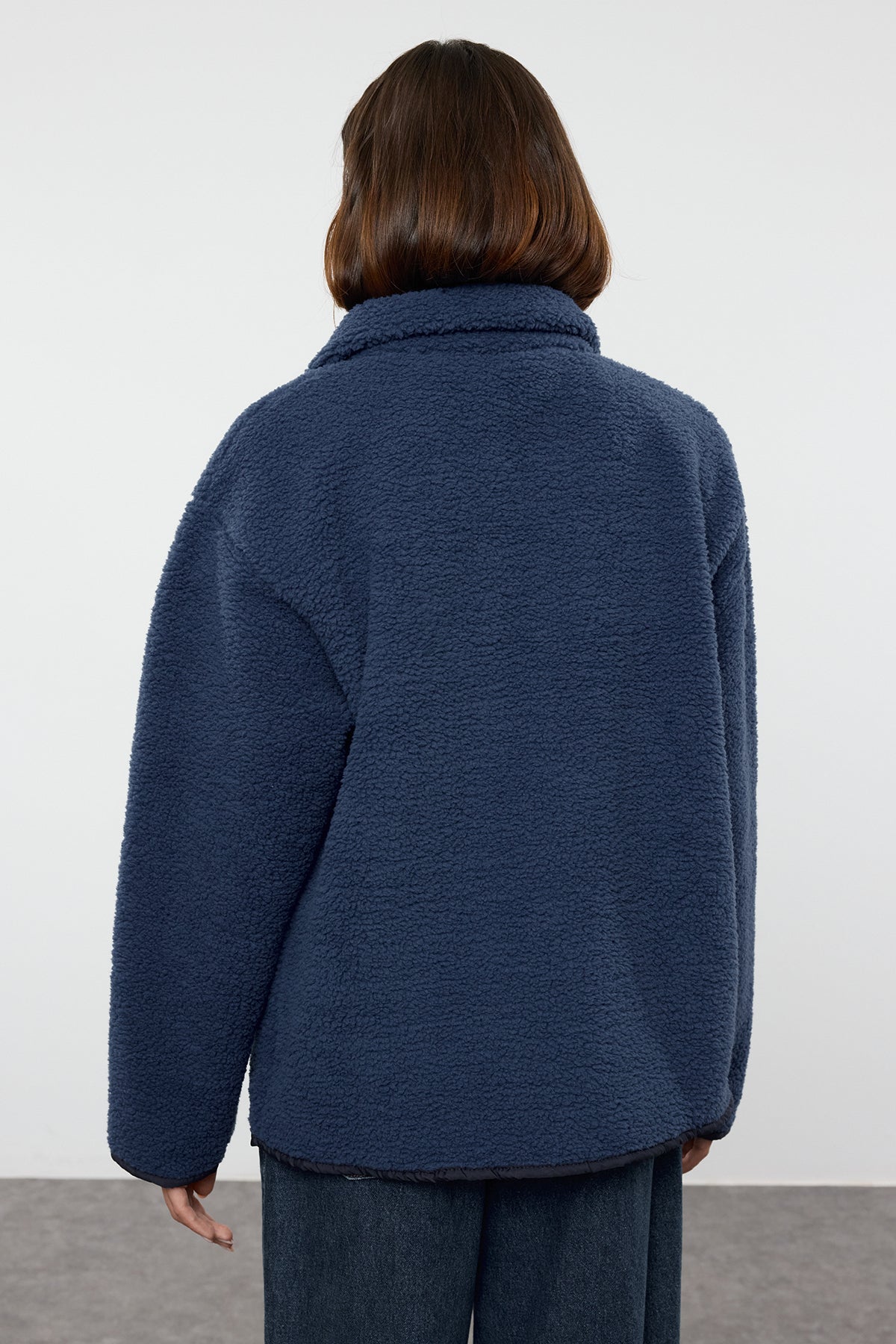 Trendyolmilla Winter Essentials Indigo Kalın Polar Fermuarlı Dik Yaka Cepli Örme Sweatshirt TWOAW24SW00071