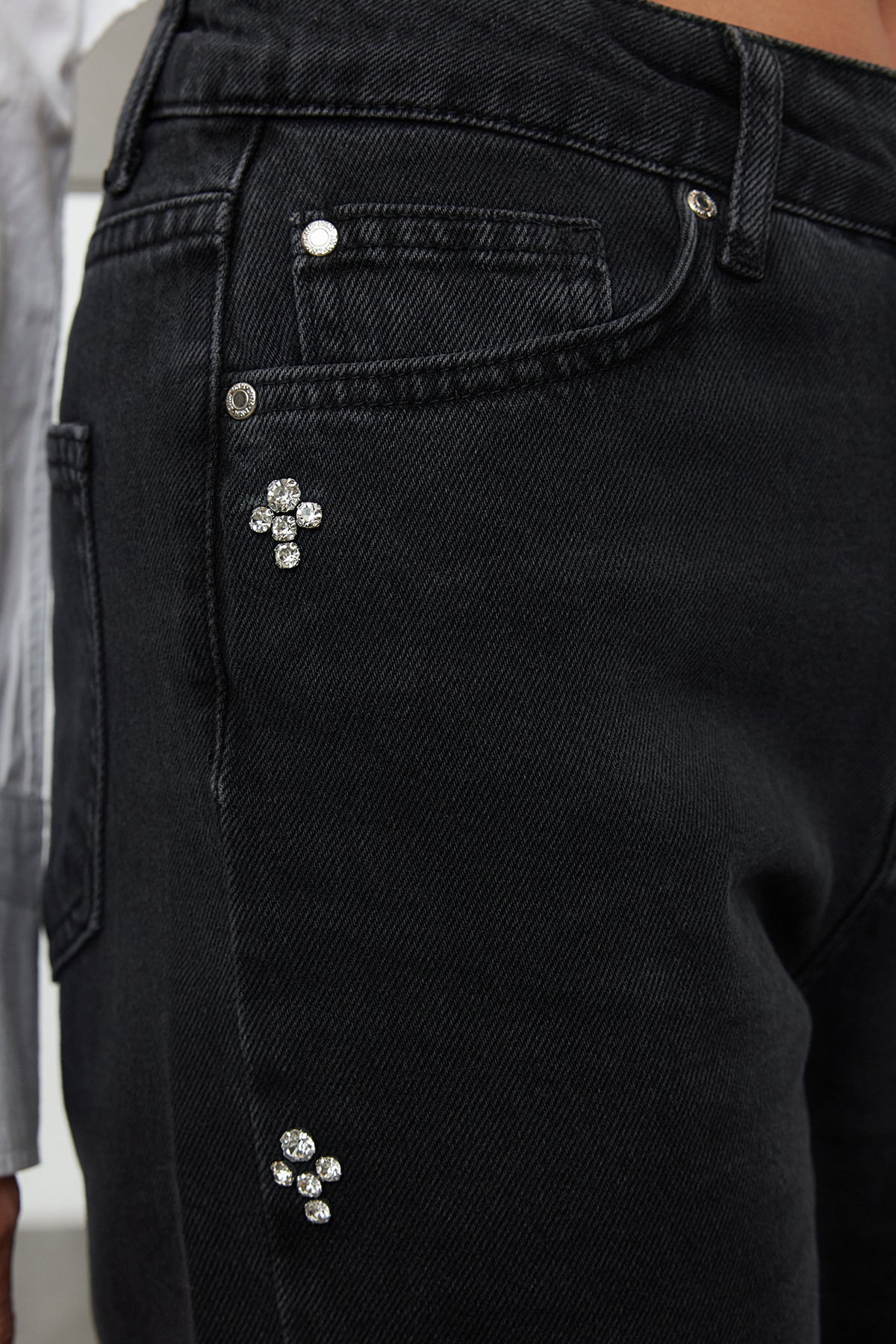Siyah Taşlı Yüksek Bel Mom %100 Pamuk Non-Stretch Jeans TWOAW25JE00255
