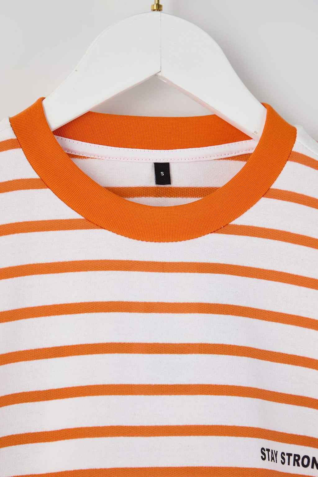 Teen Turuncu Çizgili Slogan Sırt Baskılı Oversize/Geniş Kalıp İnce Örme Sweatshirt TWOAW26SW00193