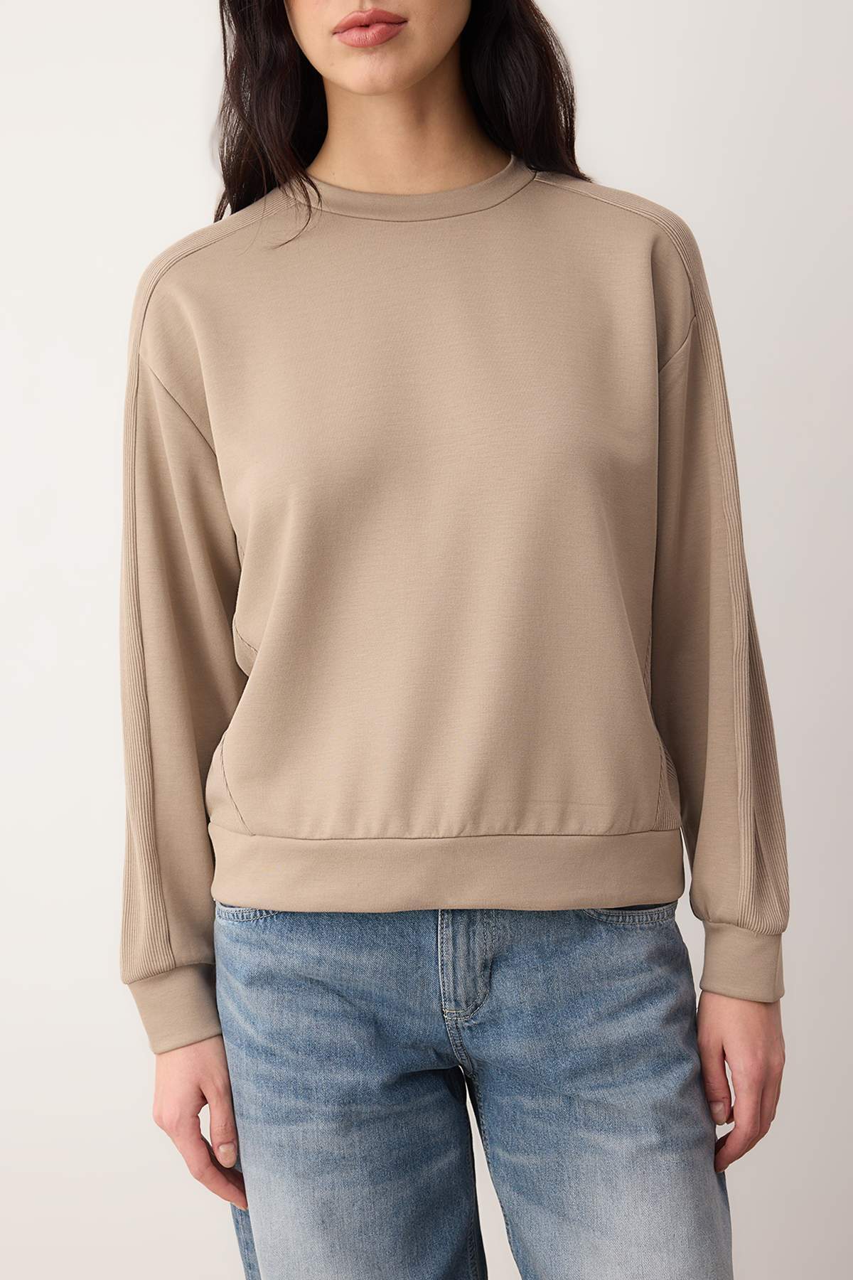 Vizon Kaşkorse Detaylı Oversize/Geniş Kalıp Yumuşak Kumaşlı EsnekÖrme Sweatshirt TWOAW26SW00186