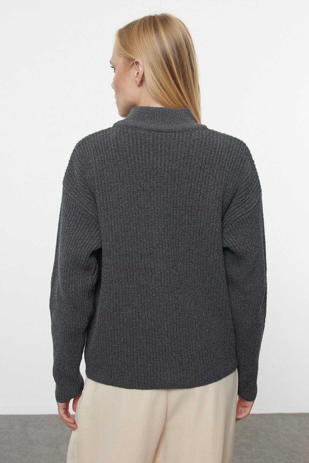 Trendyolmilla Taş More Sustainable Geniş Kalıp Yumuşak Dokulu Cep Detaylı Triko Hırka TWOAW25HI00314