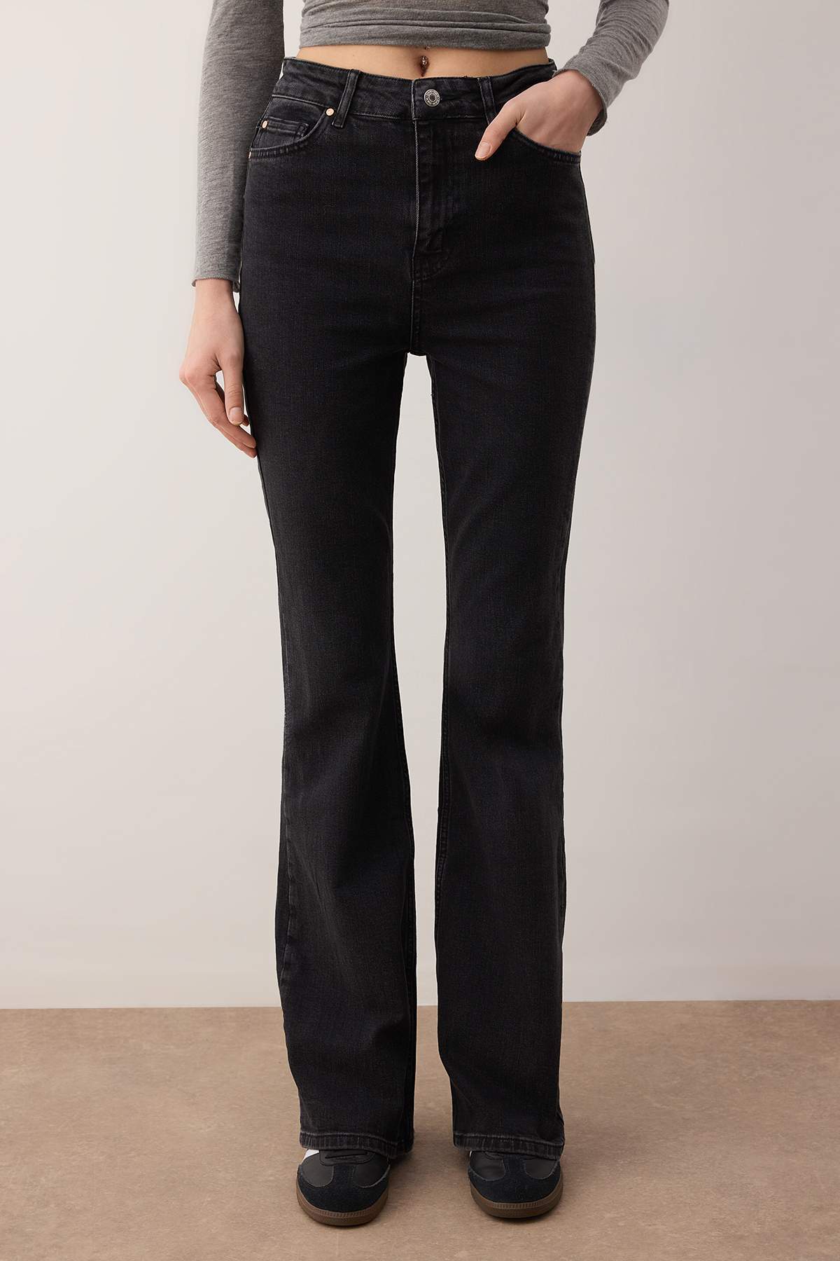 Trendyolmilla Antrasit Yüksek Bel Comfort/Esnek Flare Jeans TWOAW25JE00096