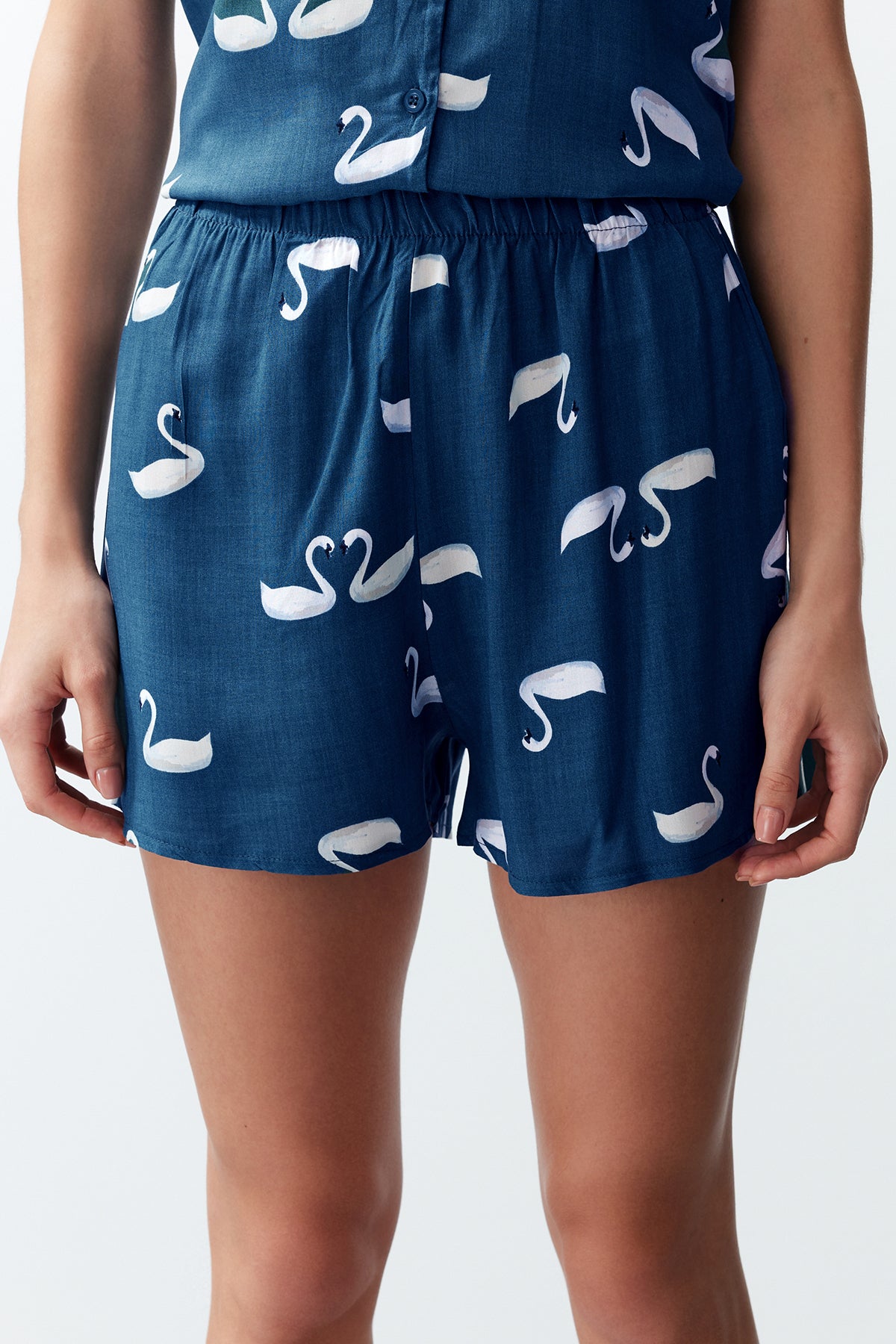 Lacivert Hayvan Desenli Viskon Şortlu Dokuma Pijama Takımı THMSS24PT00151