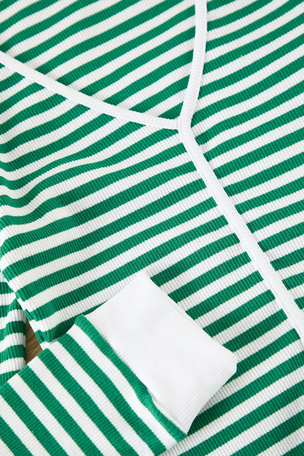 Yeşil Çizgili Manşet ve Biye Detaylı Tshirt- Jogger Örme Pijama Takımı THMAW24PT00141