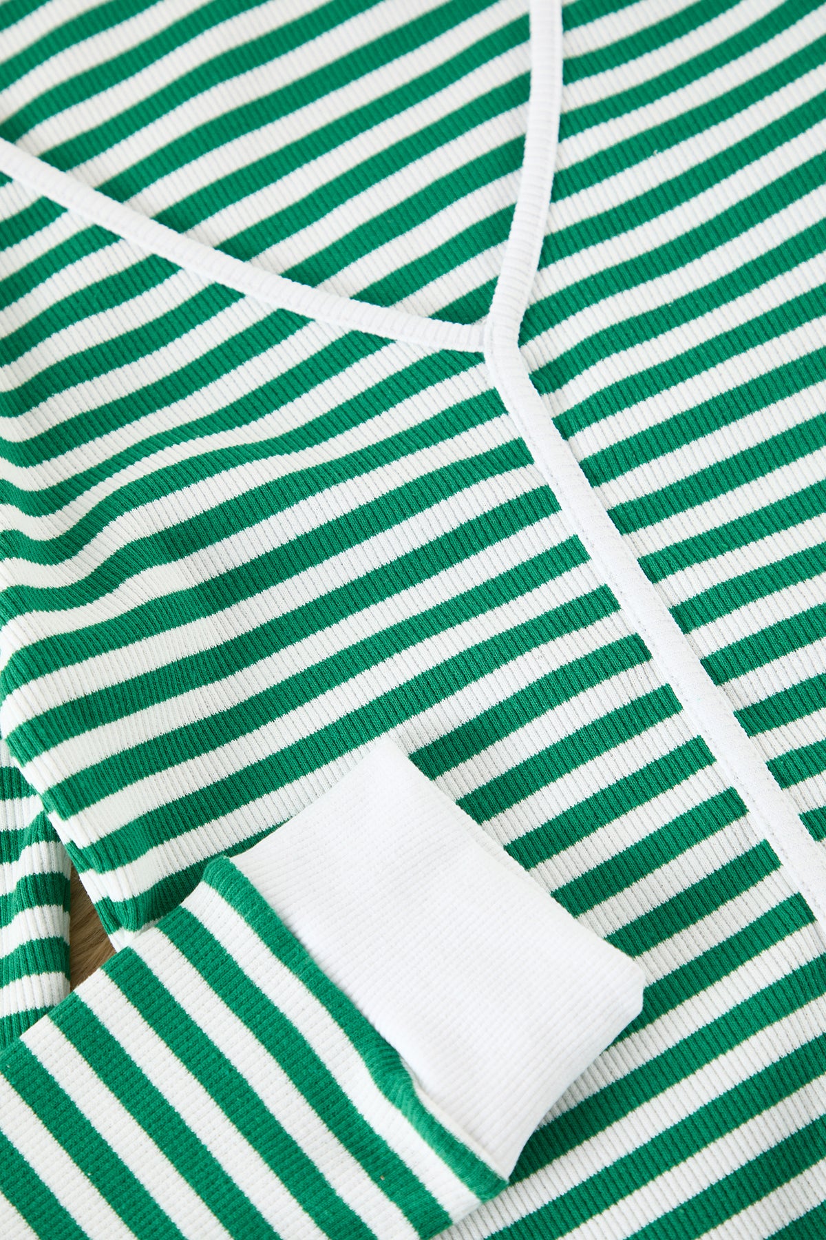 Yeşil Çizgili Manşet ve Biye Detaylı Tshirt- Jogger Örme Pijama Takımı THMAW24PT00141