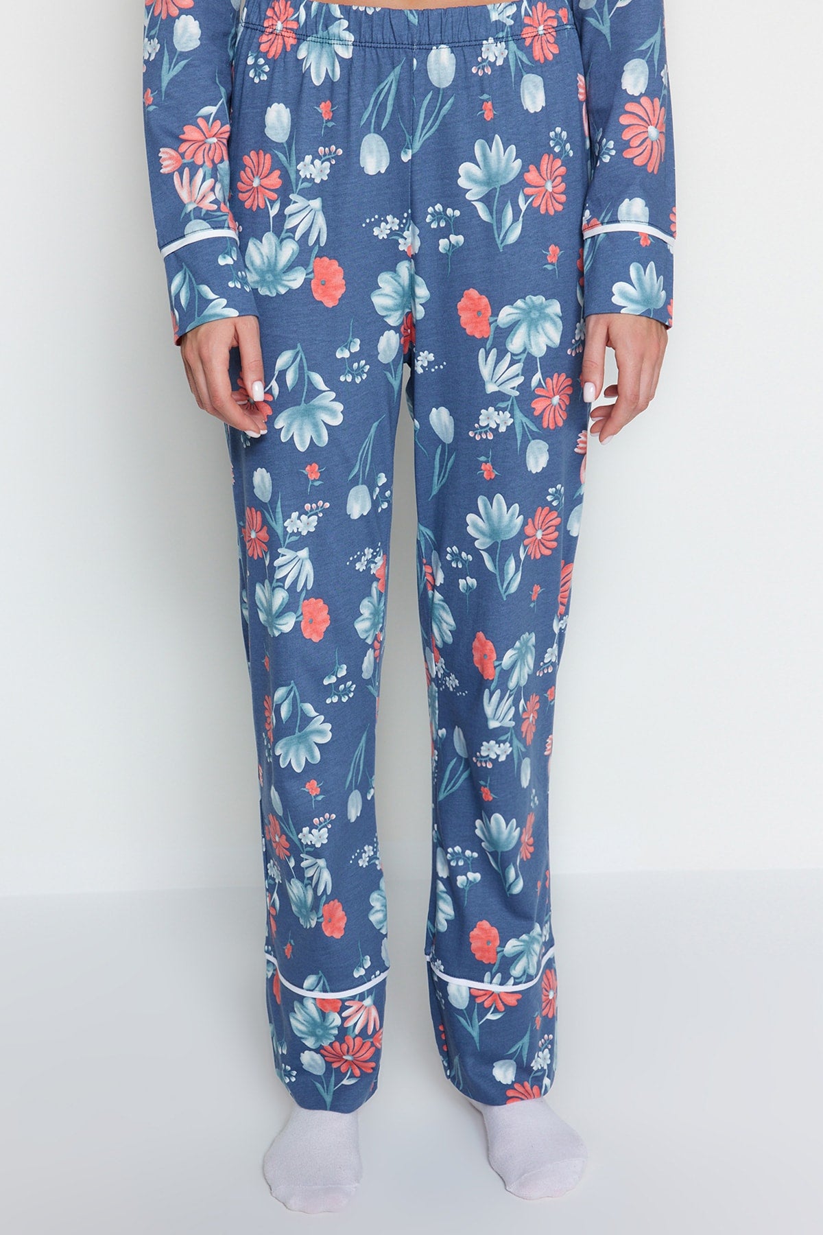 Mavi %100 Pamuklu Çiçek Desenli Kruvaze Gömlek-Pantolon Örme Pijama Takımı THMAW21PT0584