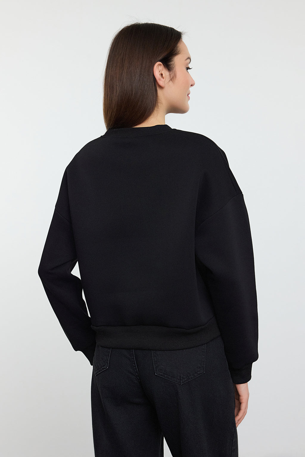 Siyah Regular/Normal Kalıp İçi Polarlı Leopar Detaylı Kurdele Nakışlı Örme Sweatshirt TWOAW25SW00307