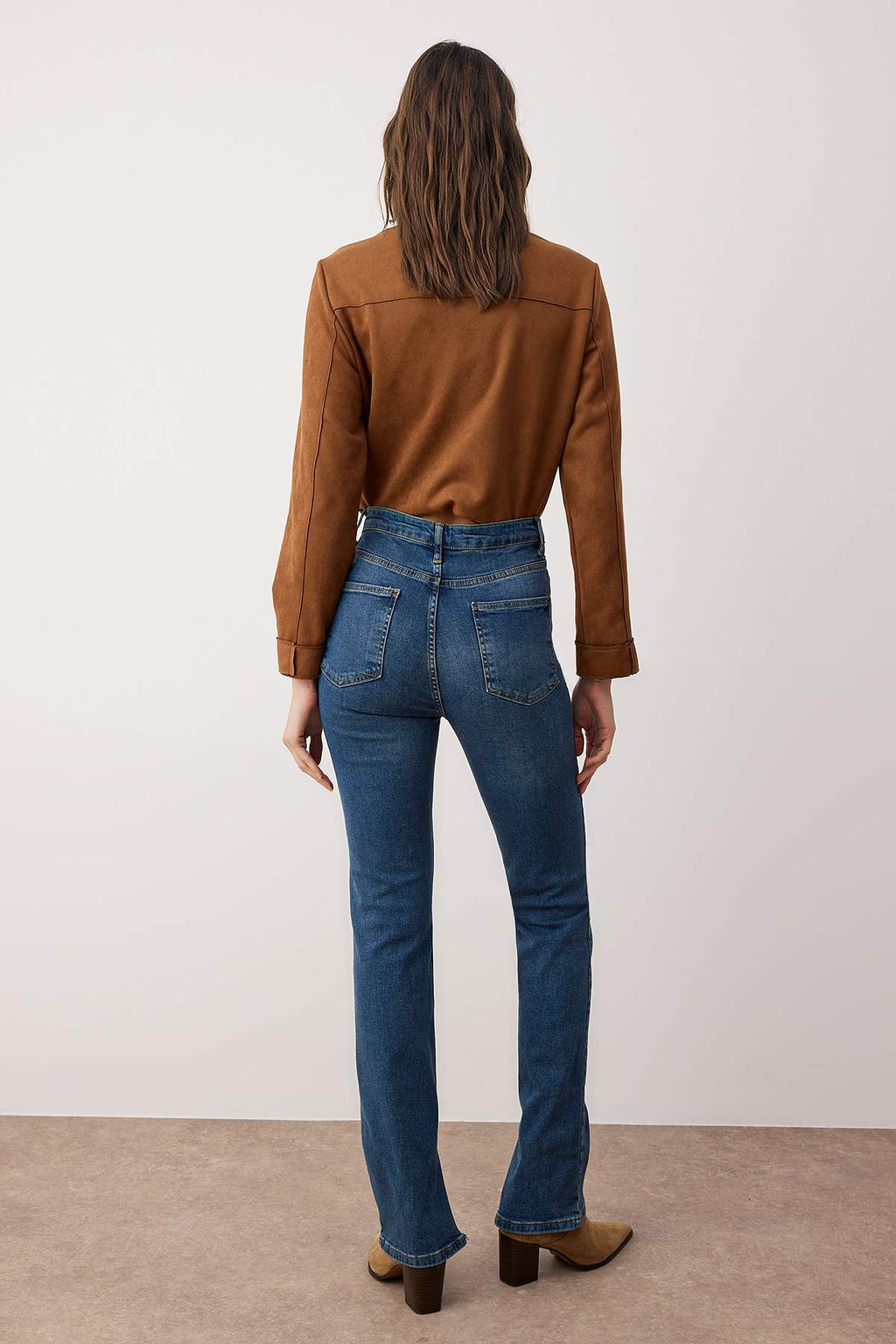 Koyu Mavi Yırtmaçlı Yüksek Bel Bootcut Comfort/Esnek Jeans TWOSS22JE0643